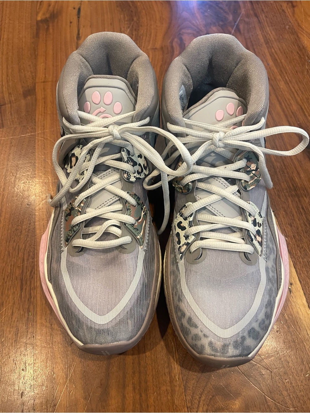 Nike Women's Gray and Pink Leopard (Kyrie Irving Infinity Leopard Camo)